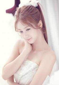 Girls Day白色唯美婚纱写真1