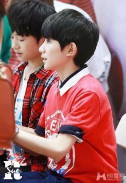 TFBOYS北京签售会 得到碰碰网艺人 TFBOYS图片