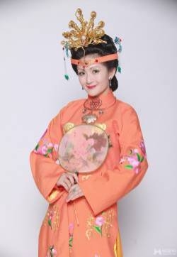 百变大咖秀谢娜模仿王熙凤 神韵惟妙惟肖 谢娜图片