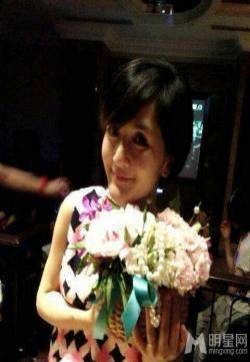 谢娜33岁生日派对照曝光 张杰现场激吻老婆 谢娜图片张杰图片