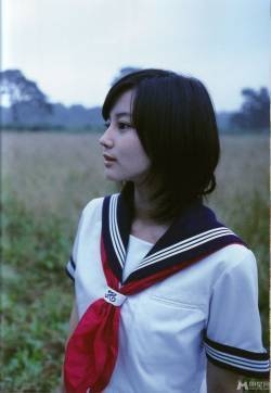 堀北真希校服写真清纯动人4 堀北真希图片