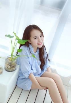 气质甜美女生的小私房照写真图片下载
