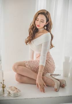 性感美女丰胸美腿迷人写真