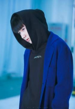 TFBOYS王源杂志写真图片