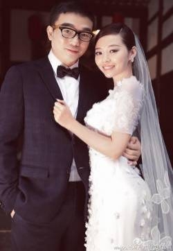 冯轲和张靓颖婚纱照甜美幸福撒狗粮