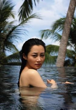许晴水中性感写真似出水芙蓉