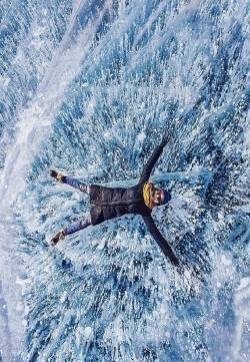 结冰的贝加尔湖唯美意境冰天雪地摄影图片
