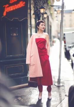 王鸥复古图片：化身短发女神