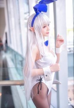 美腿控御姐兔女郎爱蜜莉娅黑色丝袜cosplay写真图片