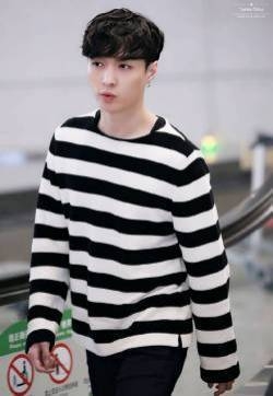小绵羊张艺兴帅气写真图片