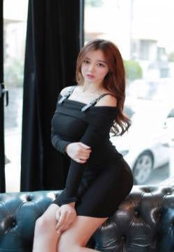 前凸后翘姐妹花黑白丝袜诱惑写真