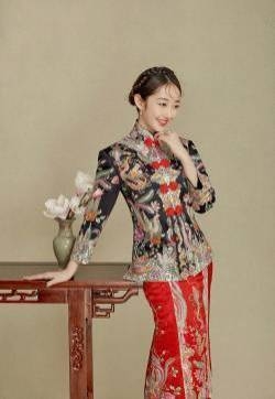 蒋梦婕图片：化身优雅古典新娘