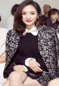 杨幂大长腿性感写真图片 大幂幂最新活动图片