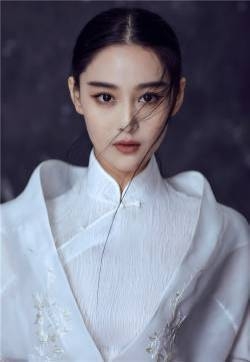 张馨予侠骨柔情古风写真图片