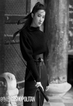 刘亦菲最新杂志时尚写真图片：英姿飒爽
