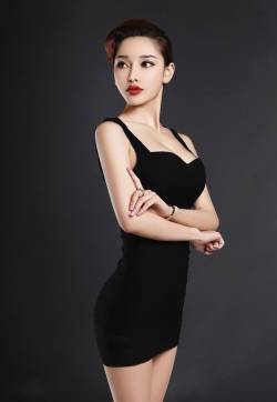 妖艳美女性感诱惑写真图片