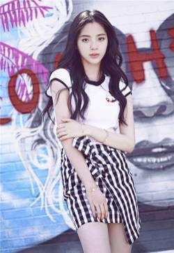 欧阳娜娜潮流时尚街拍图片