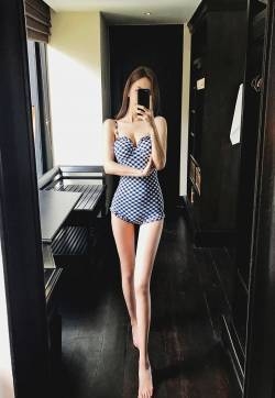 激情妩媚性感妖艳美女图片