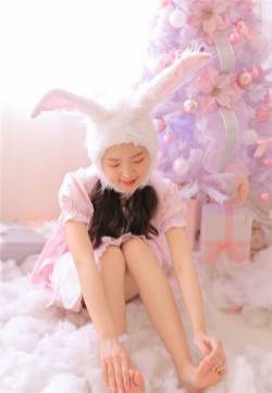 粉红兔女郎甜美俏皮图片写真