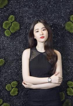 刘亦菲红唇优雅性感写真图片