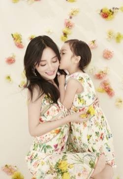 李小璐甜馨图片 李小璐甜馨温暖养眼写真