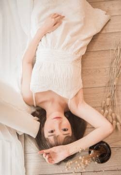 短发美女文艺少女高清私房极品写真