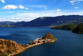 丽江泸沽湖夏日风景高清图片