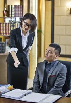 戚薇《做次有钱人》剧照图片  戚薇图片