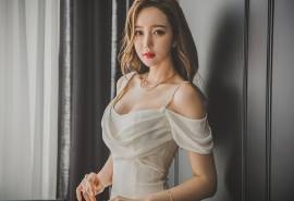 裸肩模特性感露沟意境气质逼人写真图片