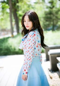 李小璐写真图片 李小璐户外清纯阳光写真
