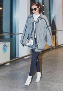 袁姗姗机场优雅甜美写真图片