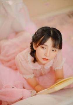 90后女孩大胆性感白丝袜迷人写真图片