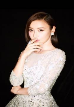 袁姗姗优雅迷人白色纱裙活动照图片