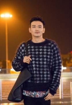杨烁冬夜街拍写真图片  杨烁图片