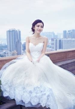 文咏珊《新娘ModernBride》性感婚纱写真图片