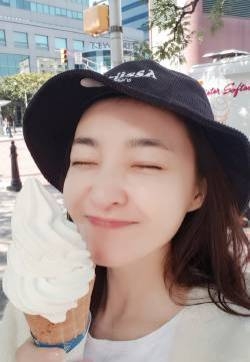 王丽坤甜美街拍图片  王丽坤图片