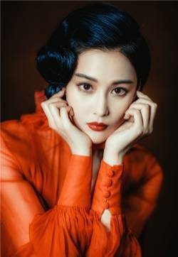 张馨予复古魅惑时尚写真高清图片