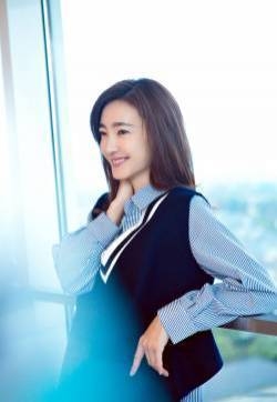 王丽坤靓丽甜美侧颜杀元气写真图片