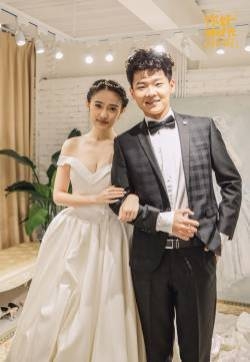 《你好旧时光》甜蜜婚纱照图片