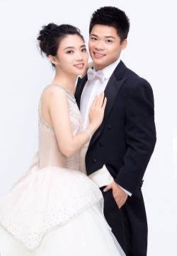 苏炳添婚纱照高清图片