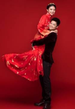 苏炳添林艳芳婚纱照图片