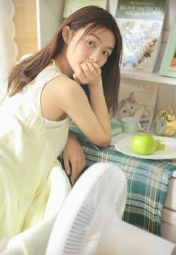 风情萝莉美女长裙性感美腿写真