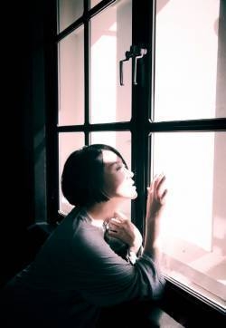 许晴赤脚醉舞唯美写真图片