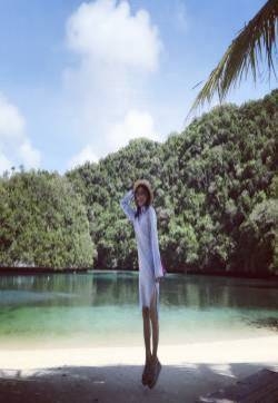 秦岚图片 秦岚海边旅拍图片