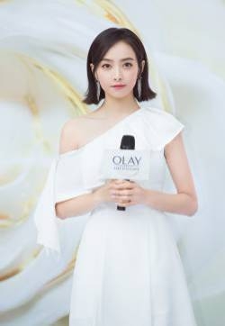 宋茜白色露肩长裙活动现场高清图片