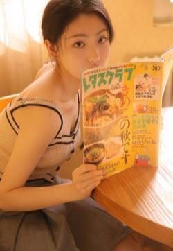 吊带睡衣美女白色内裤唯美私房写真