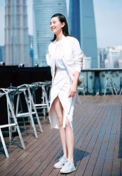 宋佳简约小清新街拍照图片