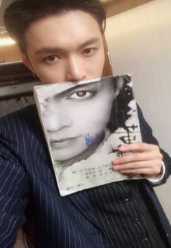 张艺兴图片 张艺兴帅气自拍照