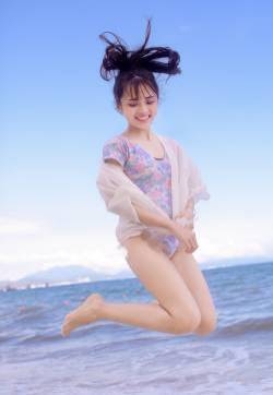 沙滩美女连体长腿诱惑写真