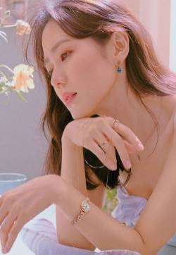 孙艺珍清新靓丽气质写真图片